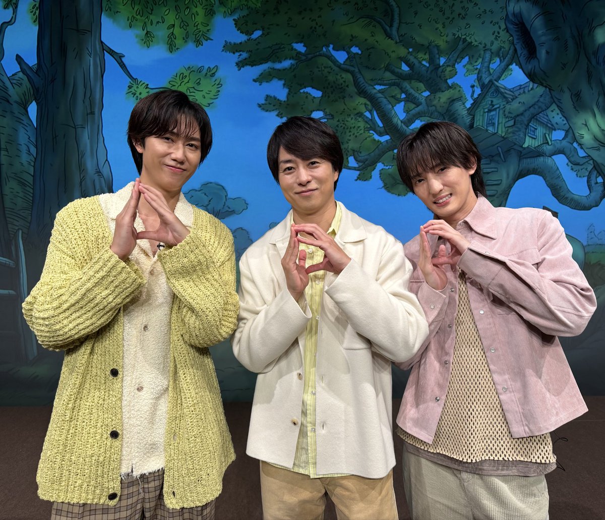 ntv_DayDay's tweet photo. 明日10時25分〜 DottiDotti 👀
デイくんがエンタメ情報を紹介🌱

#櫻井翔
#阿部亮平 (#SnowMan)
#川島如恵留 (#TravisJapan)
#プーさんタイム 🍯🐝
▶️ クイズ
“なんにもしていない”のは誰？👀✨

#松本伊代 

#宮根誠司 イチオシアーティスト
#真田ナオキ🎤✨
ある大物が作詞を担当！？
最新曲 「#ハッピーアイスクリーム 」生披露🍦

※一部地域を除く