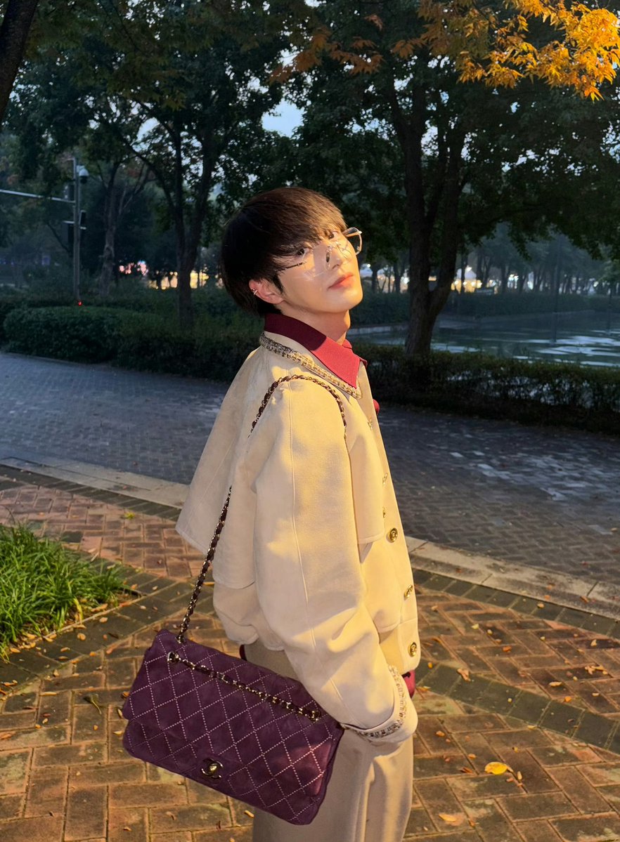 POPCORNBOBO323's tweet photo. 261012 SNS #RENJUN #런쥔 

🍃 https://t.co/eVre3EEe6U