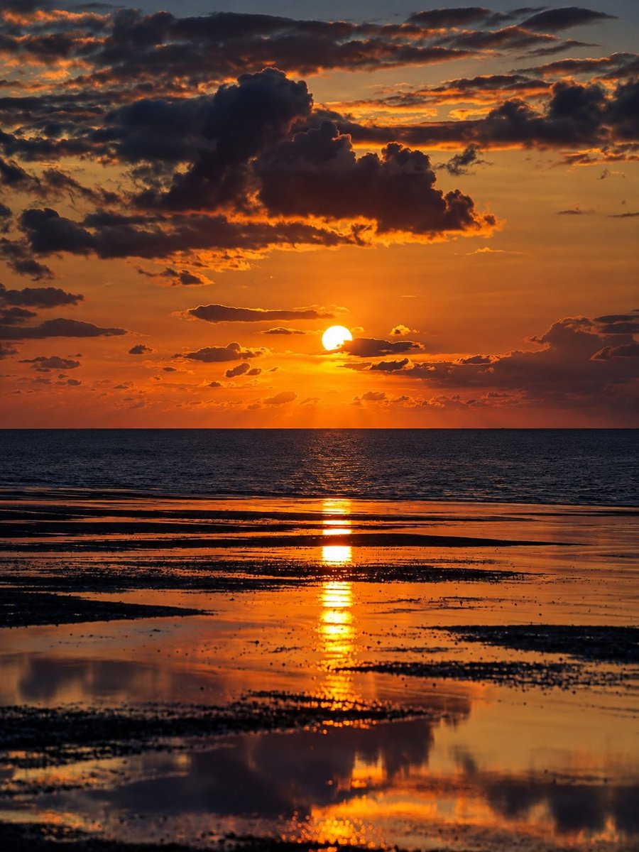 Havenlust's tweet photo. Good morning, wherever You are 🌞☀️ https://t.co/KfTRQc6rtn