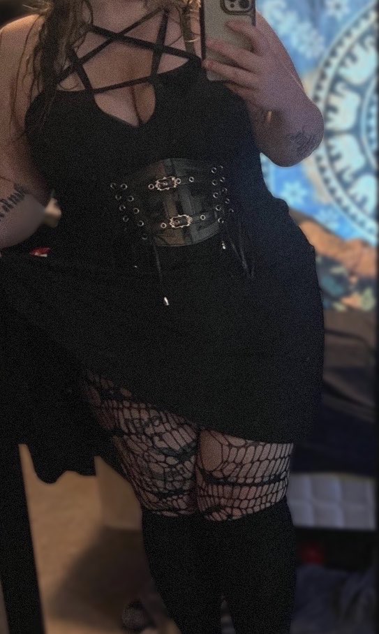 fatalenvyy's tweet photo. i’ll be ur mystery girl 

#buyingcontent #milf #bbw #nsfwtwt https://t.co/BY4S8lZab5