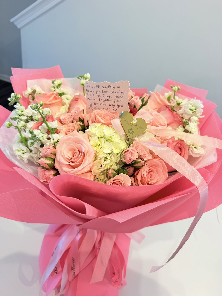 raionnashanaee's tweet photo. Special delivery 🥰🥰😇 https://t.co/4DEdhWDghX