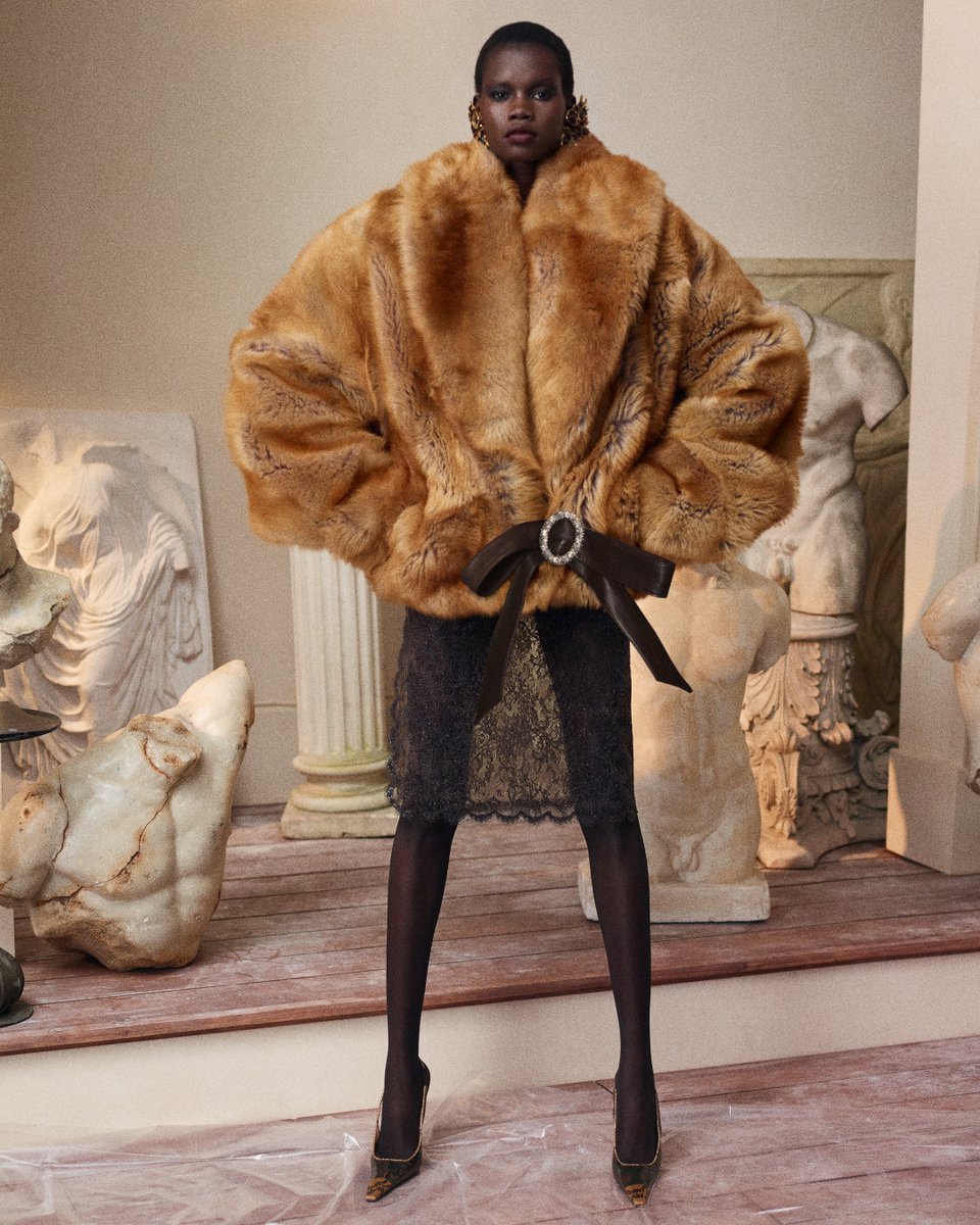 YSL's tweet photo. Winter 26
by Anthony Vaccarello

Photographed by Mark Kean &amp; Francesc Planes

#YSL #YvesSaintLaurent #SaintLaurent