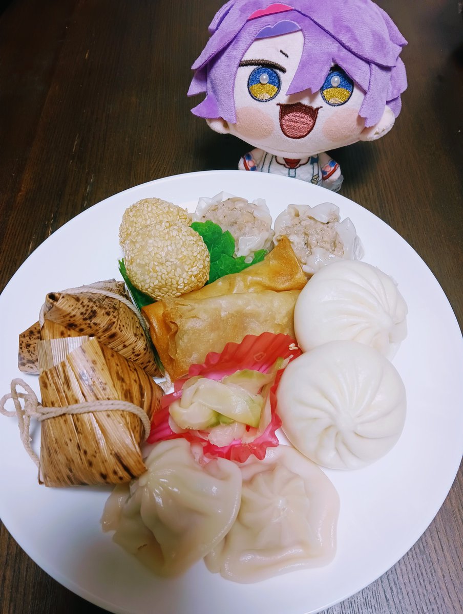 kuro_96115's tweet photo. 食べちゃだめだよ https://t.co/rykIxv4nsH