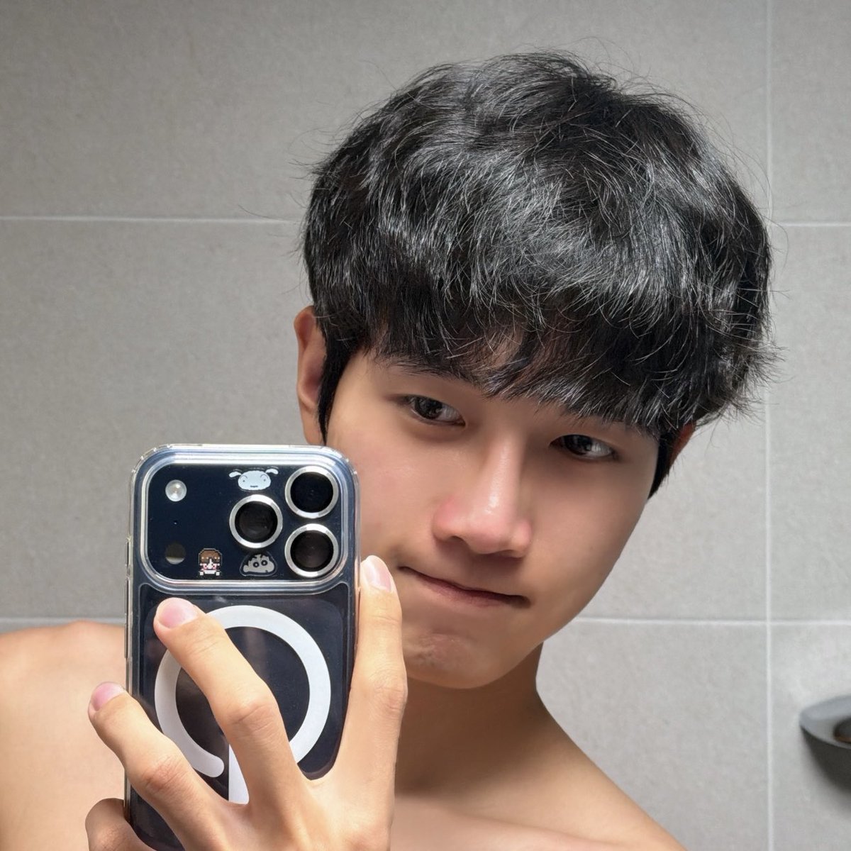 marcusvancee's tweet photo. 자기야 나 뭐 달라진 거 없어? 잘 봐봐 뭐가 달라졌냐고
하 됐어 내가 앞머리 1mm 자른 거까지 일일이 말해줘야 돼? 
이제 이것도 못 알아봐? 사랑이 식었네 연락하지마 https://t.co/JdoqCMNgaS