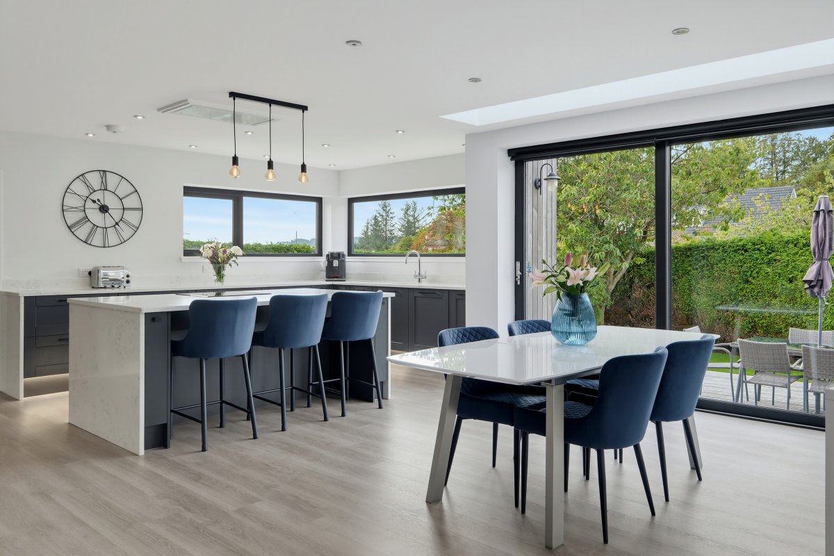 StronResProp's tweet photo. For sale | This stunning five bedroom detached home has been thoughtfully extended to offer bright and spacious accommodation across two floors.

📍 14 Baillieswells Crescent, Bieldside, Aberdeen
📞 01224 626100
🔗 https://t.co/EgfPuprSoX https://t.co/gRXH18SvPh