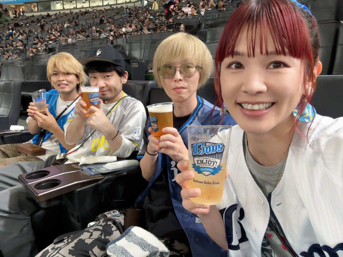 nanoripekimiko's tweet photo. 今シーズンもメンバー4人でベルーナ行けて楽しかった！ https://t.co/HuBOLW4ig0