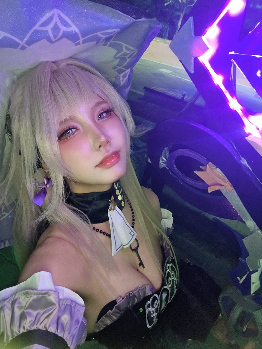 Opal__ae's tweet photo. #일페_𝕏친소 #코스어_𝕏친소 

일페 일요일 대왕 LED 무기 모자 포함 2미터 더르타 했어요

안 열려다.. 가! 오버워치 트친 사귀고 싶어서 열어요
게임 장르 위주로 버닝하고 그 외 장르도 안 가리고 먹습니다!!
오버워치 발로란트 호요 명조 ���아해요~! 같이 게임 하실 분..😋😋 https://t.co/HSltx2B6Um