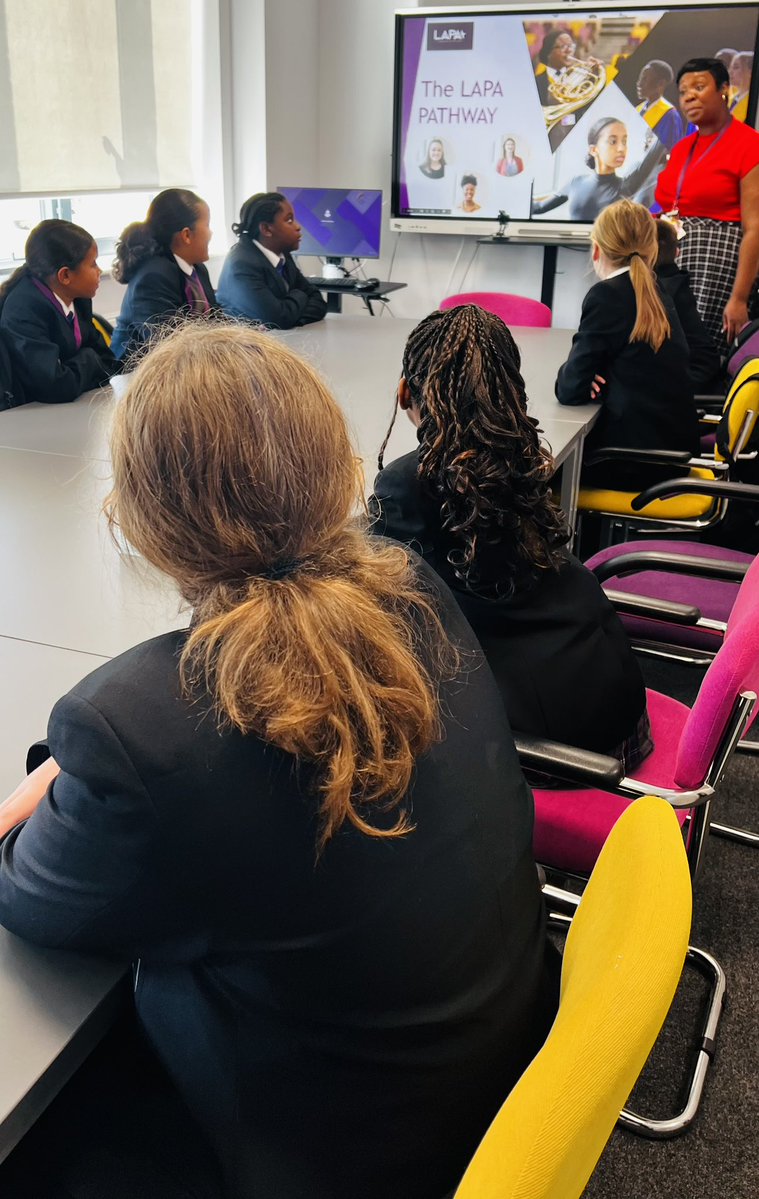 TrinityLAPA's tweet photo. 🌟 A huge welcome to our newest LAPA students! 🌟

We were delighted to officially welcome our new students onto the LAPA Pathway as they proudly received their badges! 🎭🎶💃

An exciting journey lies ahead, and we can’t wait to see them grow, develop and shine! ✨ https://t.co/wt3Ef1yBpD