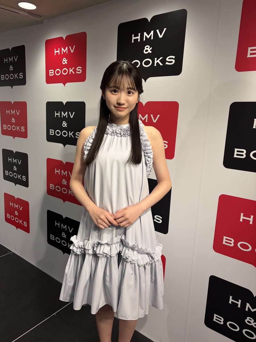 nagaoka_yukine's tweet photo. 本日はお渡し会イベント＆オンラインサイン会ありがとうございました！！♡
実際に皆さんと直接お会いしたりお話をしたりすることができ、写真集を届けられたことが嬉しいです✨️
⁡
また写真集を見ての感想も教えてください😊
⁡
 #ゆきねのね  #永岡ゆきね1st写真集 https://t.co/9X7IZqbxNK