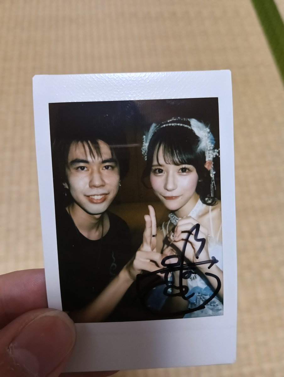 reo_ash82's tweet photo. ちなぴ！生まれて初めてランウェイみたよありがとう！もうほんとに可愛すぎて💓
ハートのペンライトにも気づいてくれたの嬉しい😊
振袖姿好きすぎるし20って一緒にやれてよかった！🌺
ラストのじゃんけん瞬殺で撃沈した😇
でもたくさん撮影できてよかったありがとう！
#ちなちゅに夢Chuu https://t.co/RsZqE3VXpf