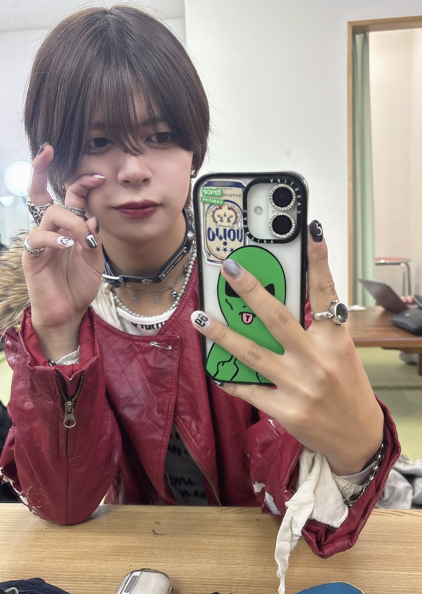 Mitsuki_N2N's tweet photo. 戸田ボートレースありがとうございました〜！
初めて競艇に触れたけどめちゃくちゃおもしろかった！
みつきのちゃぱつはどう？？ https://t.co/bbjDY0vXLf
