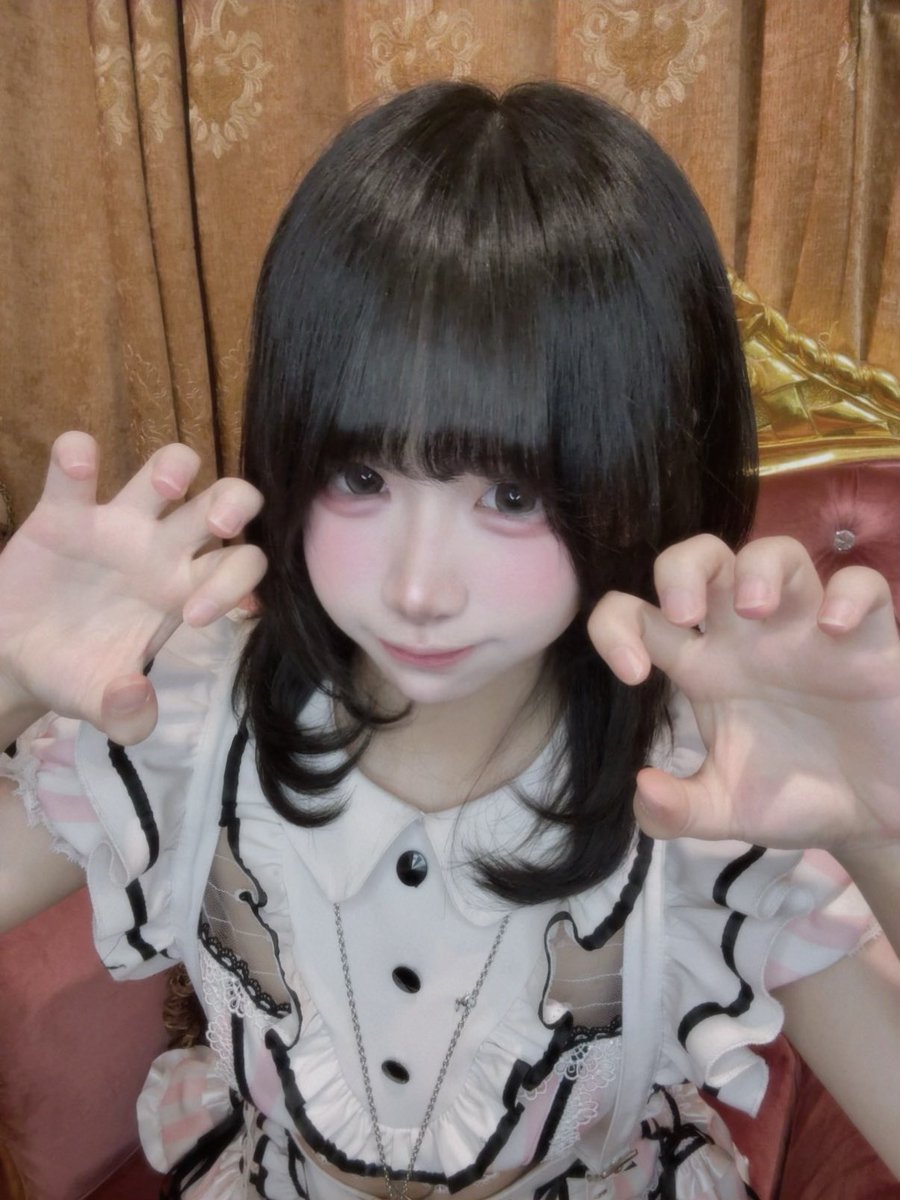 zzcing1's tweet photo. 我頭好大。 https://t.co/MUGjULbwj7