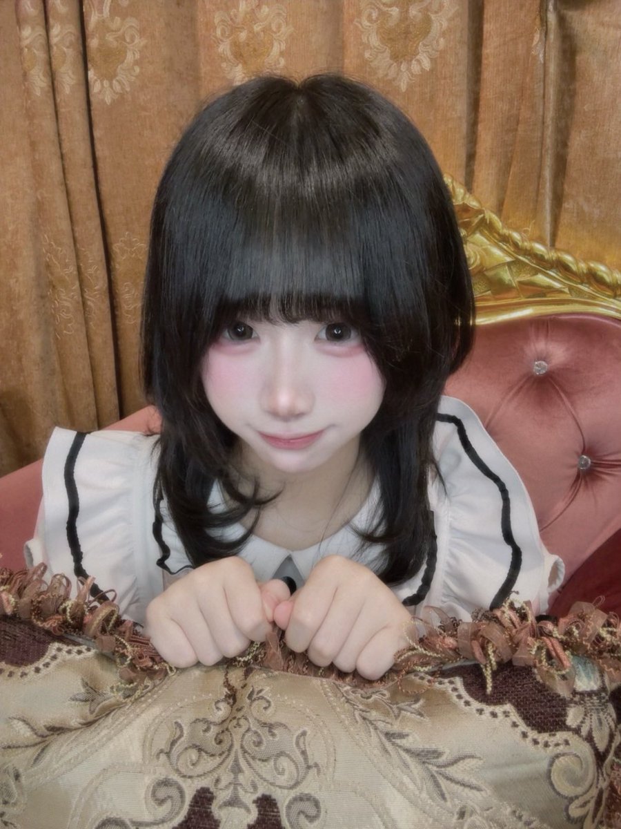 zzcing1's tweet photo. 我頭好大。 https://t.co/MUGjULbwj7
