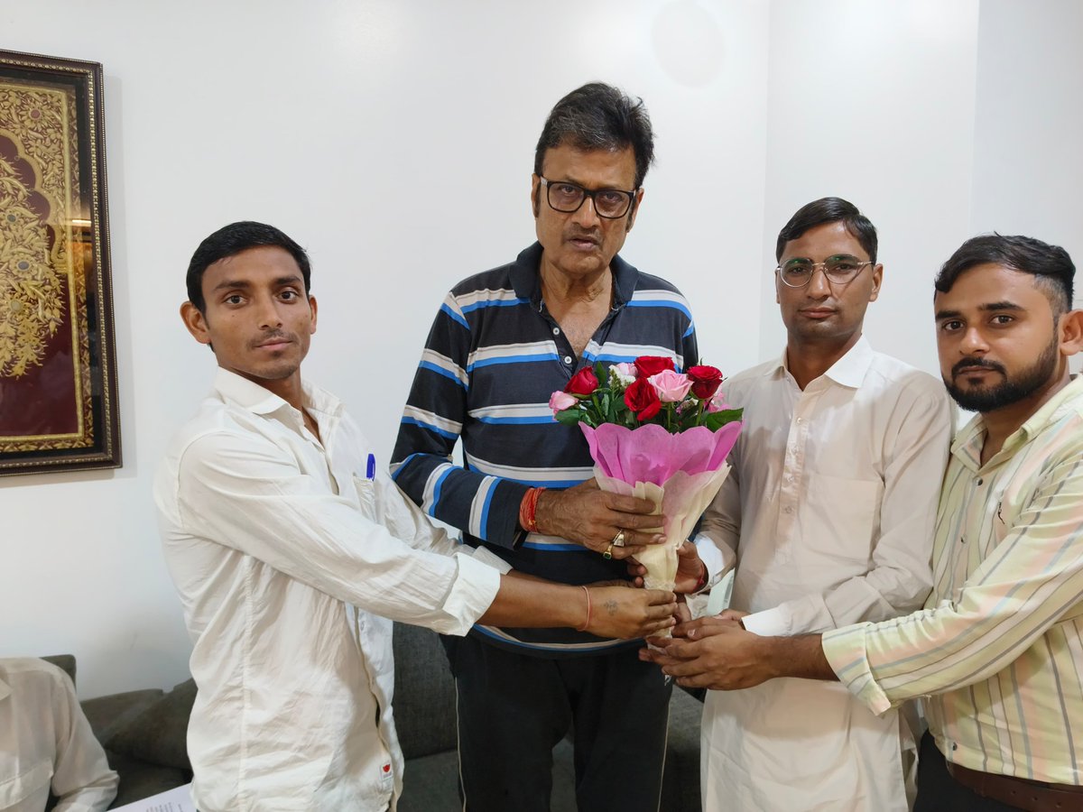 UMESHBISHNOI25's tweet photo. राजस्थान भाजपा के वरिष्ठ नेता, पूर्व नेता प्रतिपक्ष आदरणीय श्री राजेंद्र जी राठौड़ के जल्द स्वास्थ्य लाभ की प्रार्थना करता हूँ। 

@Rajendra4BJP https://t.co/qlpGlCYXZY