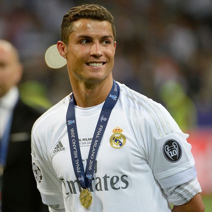 MadridXtra's tweet photo. 🗣️ Cristiano Ronaldo: “If someone prefers Messi, Pelé or Maradona, that’s a matter of personal taste. I respect that.

But to say Cristiano Ronaldo is not a complete player is a lie.

I am the most complete player.” @cnnportugal https://t.co/IzGp7phyBA