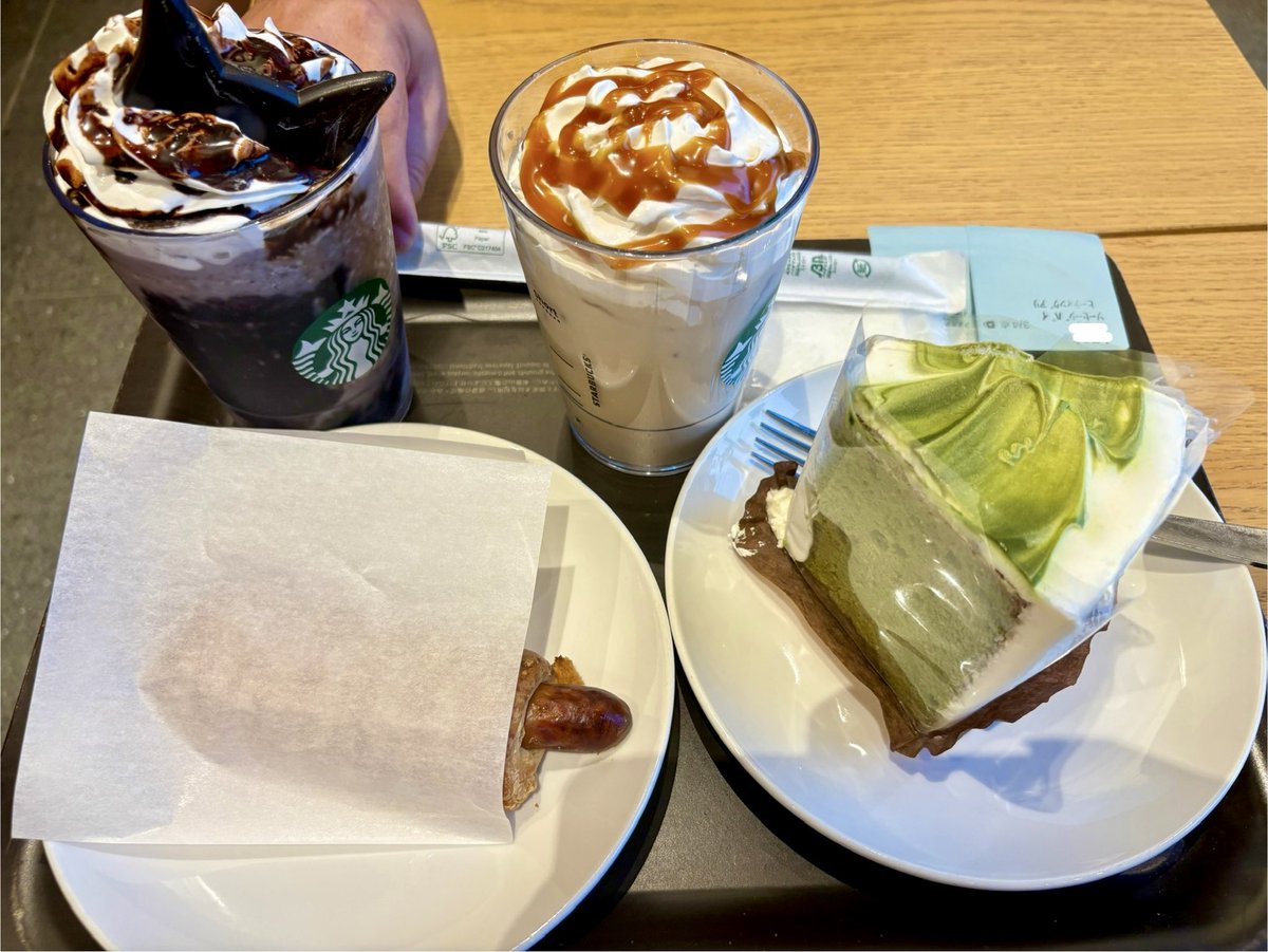 TentenStyle's tweet photo. 映画『キングダム 魂の決戦』🤗
スタバ☕️

出遅れちゃったけど
やっぱり映画館で観たい！とレイトショーへ🎬

エンドロールが始まって、主人と顔を見合わせる
「えっ、函谷関…😳」

蒙恬もっと見たい🫧 https://t.co/TXRoLkridF
