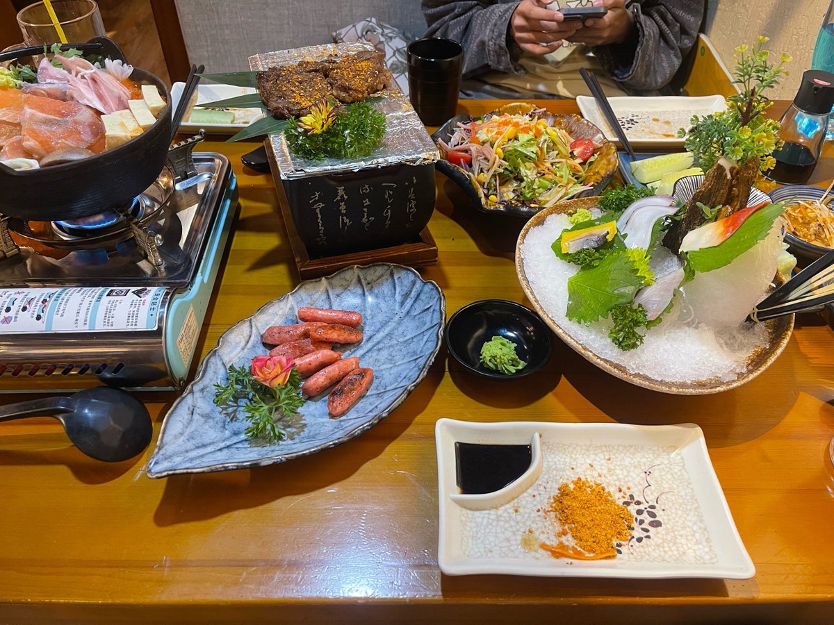 Ammieew17's tweet photo. [メニューを決めかねてたら店員さんに「この店の推し、絶対旨いっす！」と勧められたらつい頼んじゃうよね、まさに今その「揪客骨」、香ばしくて最高] https://t.co/AOmtRc02si