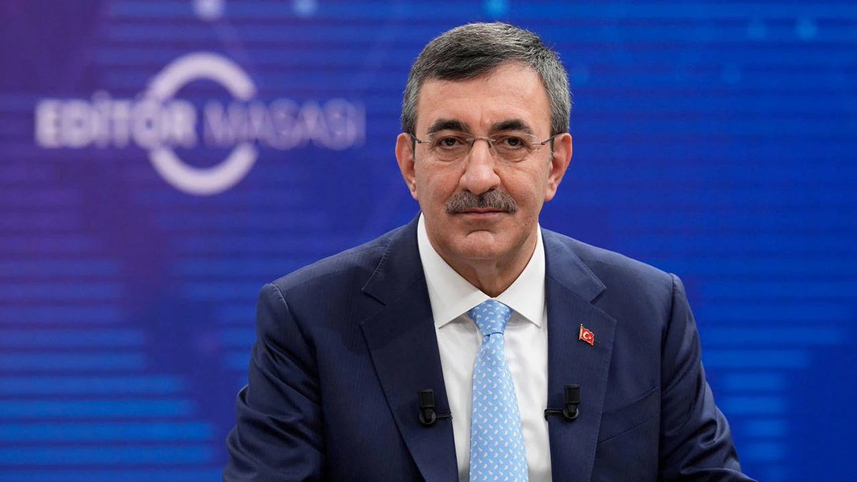 baris_sureci's tweet photo. SON DAKİKA🚨

Cumhurbaşkanı Yardımcısı Cevdet Yılmaz çözüm süreci kapsamında kurulması öngörülen Sahayı Takip ve İzleme Komisyonu ile Silahsızlanma ve Stratejik Koordinasyon alt kurulunun çalışmaya başladığını açıkladı.

Yılmaz, Abdullah Öcalan'ın rolüne ilişkin açıklama yapmadı. https://t.co/DFbsMdkgIE