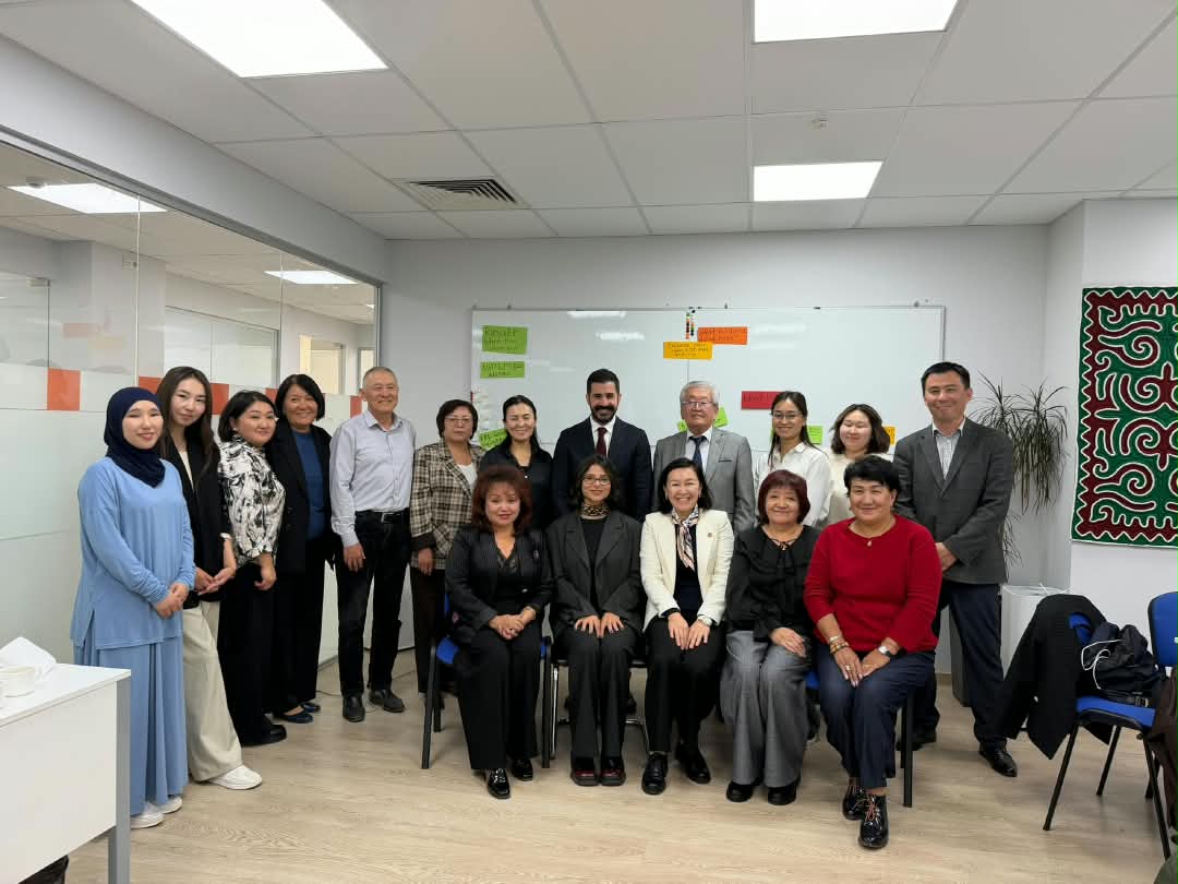 FAOKyrgyzstan's tweet photo. 🌾 Reliable food composition data are essential for healthier diets and stronger nutrition policies. 

🇰🇬 In Kyrgyzstan, @FAO and national partners are building technical capacities to develop national food systems-based dietary guidelines using the FAO/INFOODS methodology. https://t.co/gMT5fVKlhO