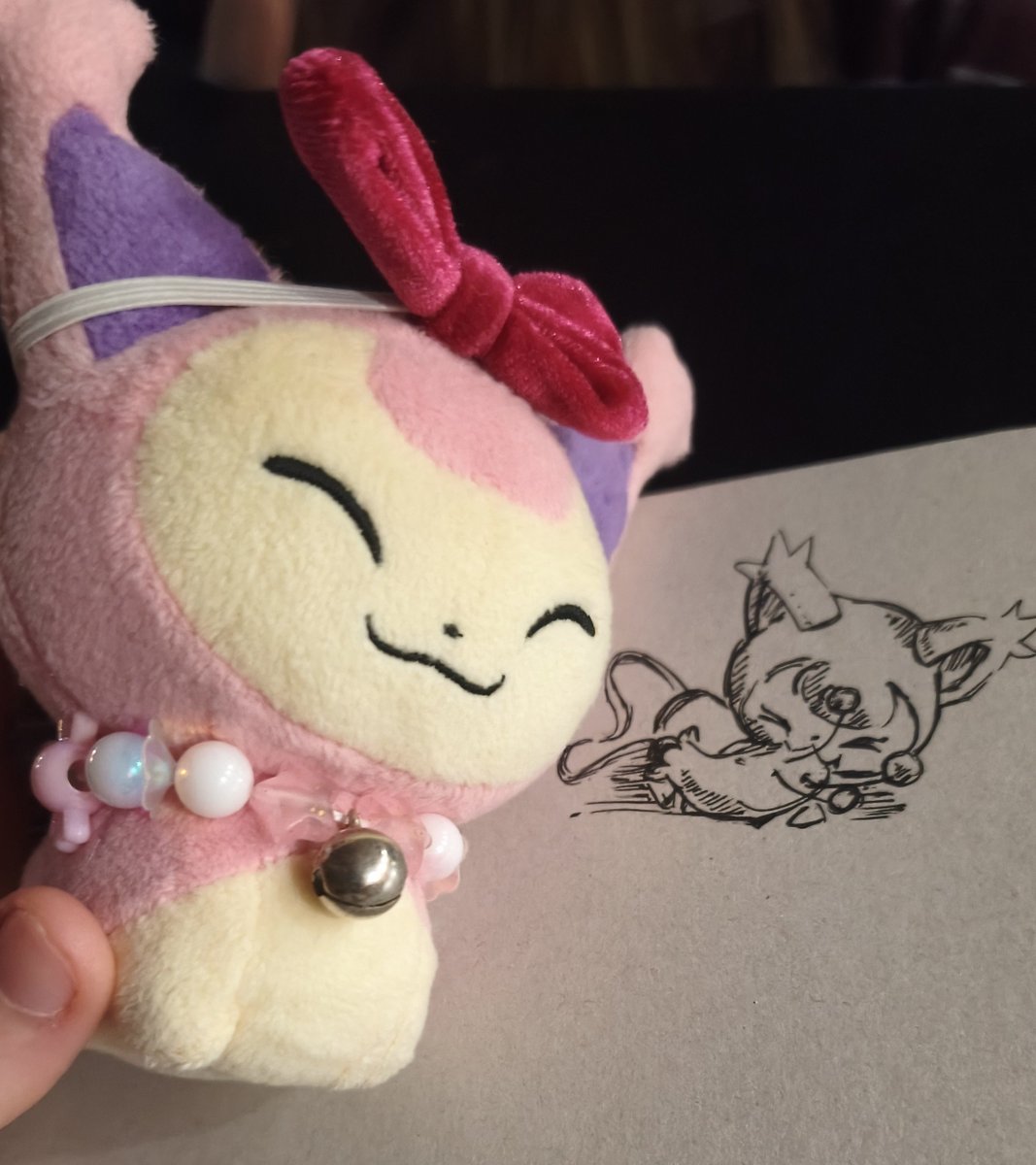 NinaLove_9's tweet photo. Someone was drawing Pokémon in front of me so I asked him to draw skitty https://t.co/5Yo9H7C4c1
