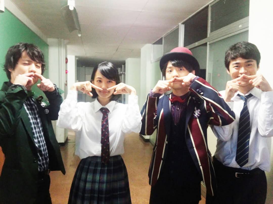 whatsithat's tweet photo. 히게포즈 https://t.co/78lLWNWvqd