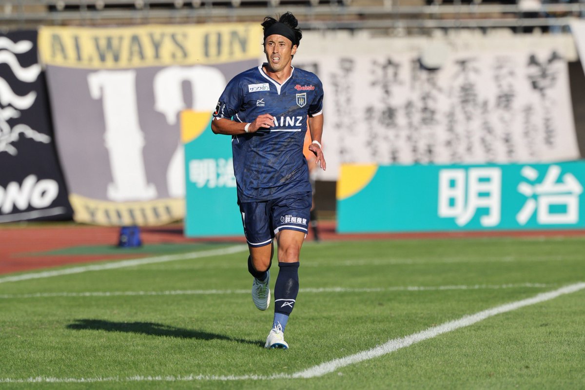 shota_aoki10's tweet photo. FC琉球戦、応援ありがとうございました！
皆さんのお陰で勝利することができました。この勝利を次に繋げられるよう、チーム全員で良い準備をしていきます。

また個人���には昨年10月12日ぶりにリーグ戦出場することができました。
ここからチームの勝利に貢献できるよう、最善を尽くします！

#thespa https://t.co/aAKQBVfn96