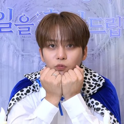 applteez's tweet photo. I'll die for him https://t.co/IAvbn3P66J
