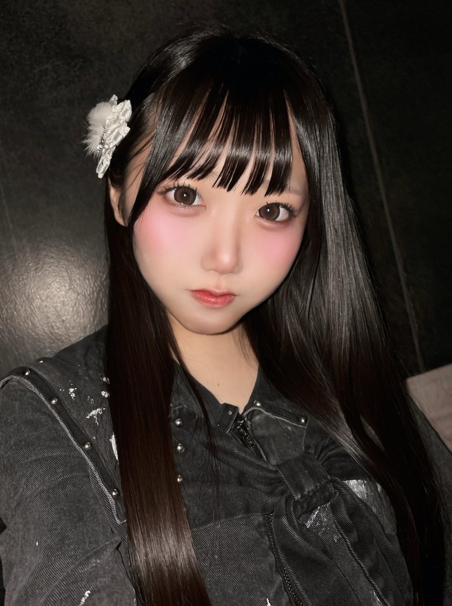 mirin_parfait's tweet photo. 黒髪サラサラロングヘア 好きですか？？ https://t.co/JEPUxkrK8d