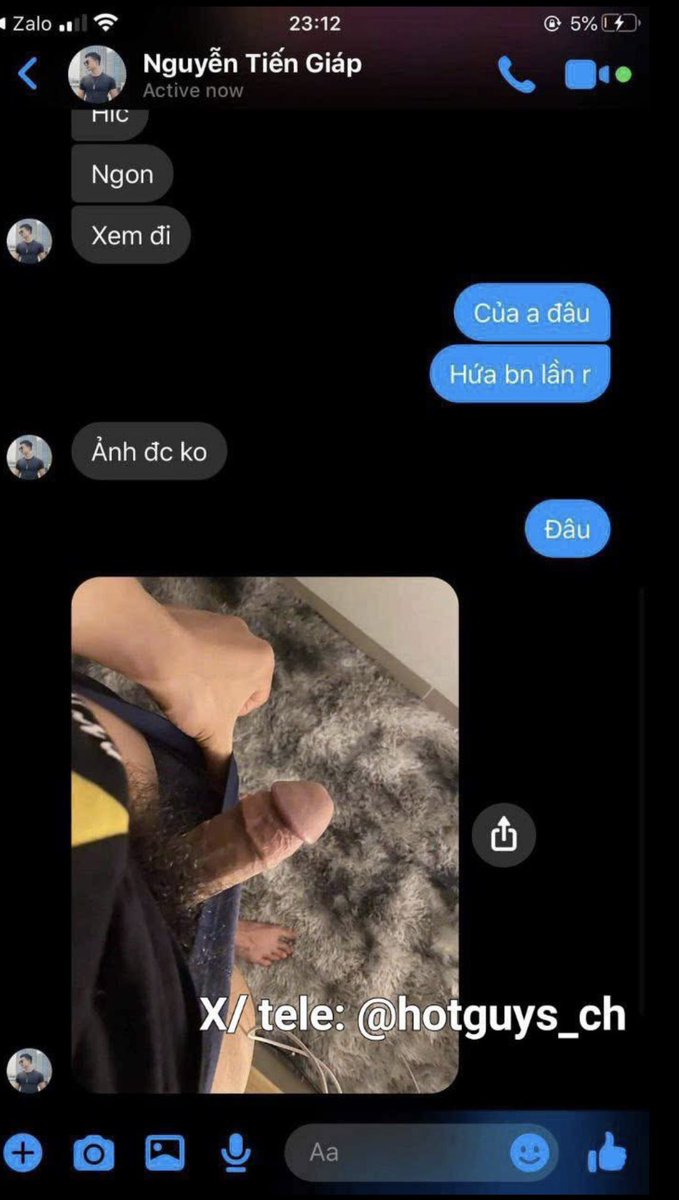 roooo_raaaa's tweet photo. Nguyễn Tiến Giáp bisex dâm không ai lạ nưaz, lên mạng khoe thân mơi khách suốt. Tập chung phòng với ổng để ý thấy ổng rất hay tắm xong tồng ngồng sấy tóc cu cương cứg ( PHẦN 1)

Xem full tại đây https://t.co/imxY6kWZtG https://t.co/TkCMnGRx86