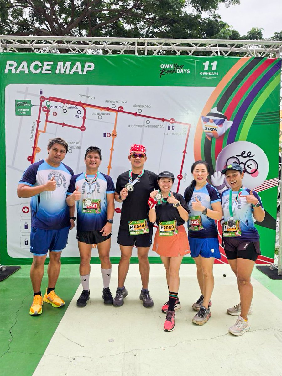 NinjaTooK's tweet photo. 👓 ลุงตุ๊ก และ ผองเพื่อน 𝙩𝙝𝙚X҉𝙩𝙚𝙖𝙢 ที่งาน OWN Your Running DAYS 🫶 ดีใจที่ได้เจอกันครับ 🥰 ep.1
#OWNDAYS #โอนเดส์ #OWNyourDAYS #OWNDAYS_Thailand #OWNYourRunningDAYS #11thAnniversary #ExclusiveRun #โครงการก้าวเพื่อน้อง #มูลนิธิก้าวคนละก้าว #SansatanOrganizer #SST https://t.co/vcOM3WugCR