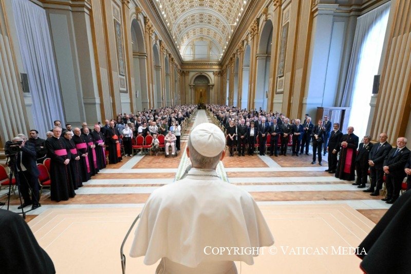 janey0406's tweet photo. [10.12.26] Pope Leo today ❤️

To the Members of the Circle of St Peter https://t.co/IrTn826IuF