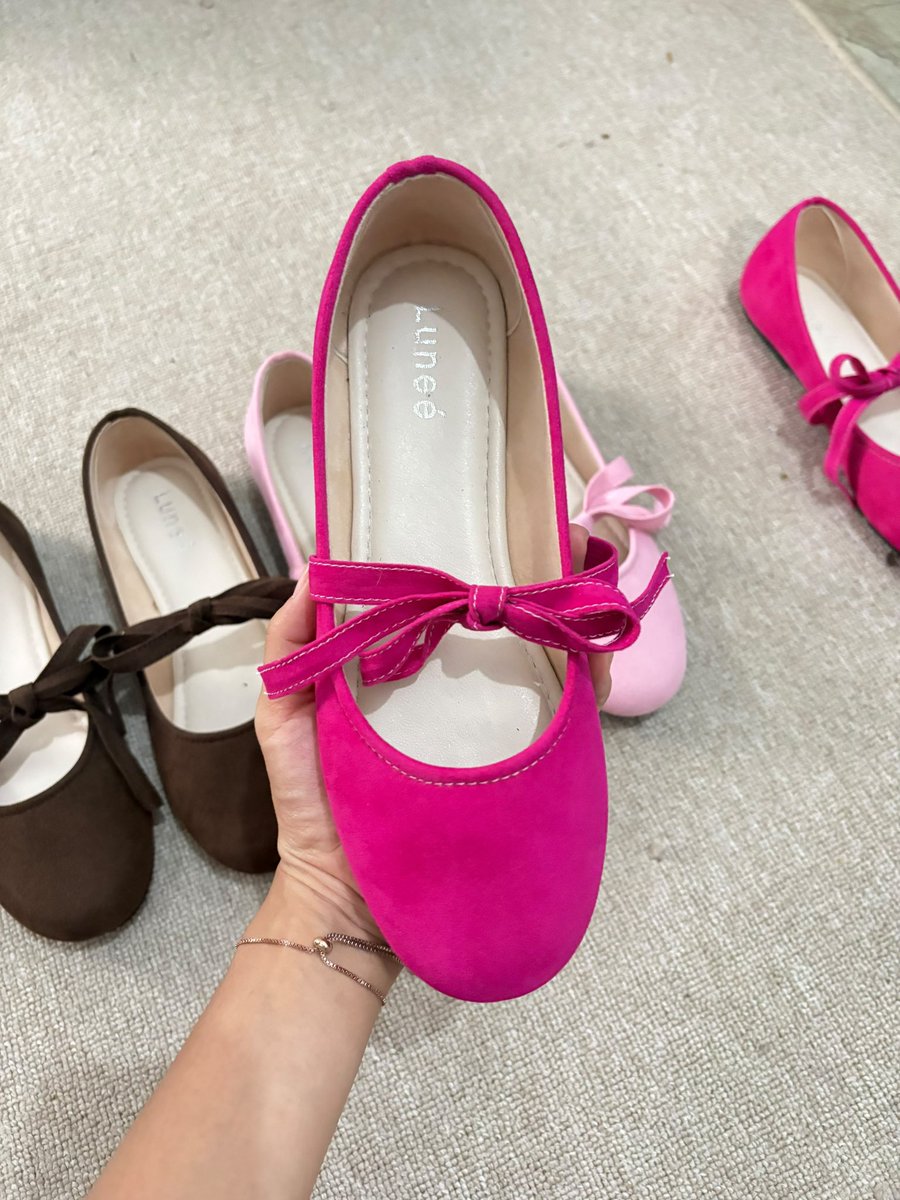 littlehaul's tweet photo. NEW PRODUCT‼️ 
Mimmie Flatshoes🎀

💰Rp100.000
Size 36-41
(Bahan suede)

- Fuschia
- ⁠Pink
- ⁠Brown

Note :
Pre Order 15-30 hari https://t.co/VVRttglZNe
