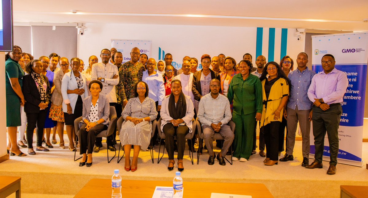 GenderMonitorRw's tweet photo. Kuri uyu wa Mbere, GMO ifatanyije @RwandaElections
bahuguye indorerezi z’Uburinganire ku matora y’abayobozi b'inzego z'imitegekere y'igihugu zegerejwe abaturage. Aya matora azaba  tariki 24/10 kugera 30/11/2026 mu gihugu hose.
 #AmatoraMuMucyo https://t.co/R3fjRpJKAj