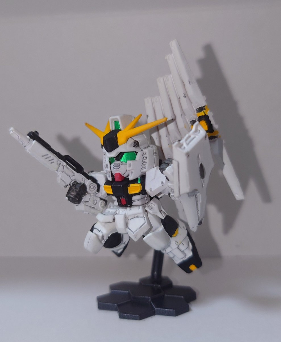 BERIRIUM_'s tweet photo. ガンダム　スペリオルディファイン
νガンダム塗装完了
めっちゃ粗いけど
楽しかった•̀.̫•́✧ https://t.co/w9ggqW2Tew