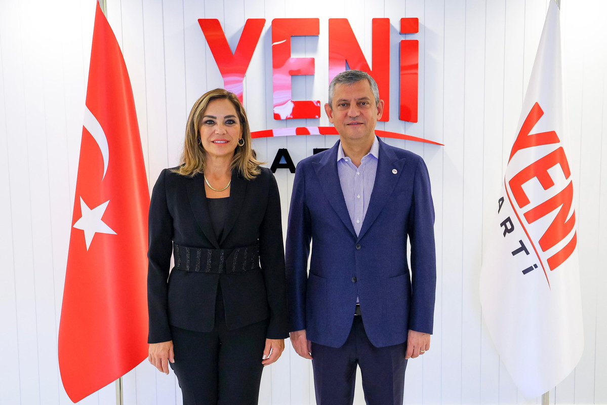 CandanYceer's tweet photo. Genel Başkanımız Sayın Özgür Özel’i, İl Başkanımız ve ilçe belediye başkanlarımızla birlikte Genel Merkezimizde ziyaret ettik.

Tekirdağımızı, kentimizin geleceğini ve önümüzdeki döneme ilişkin hedeflerimizi değerlendirdiğimiz verimli bir görüşme gerçekleştirdik.

Genel Başkanımızın öncülüğünde, birlik ve dayanışma içerisinde Tekirdağımız ve ülkemiz için kararlılıkla çalışmaya devam edeceğiz.

Yolumuz daima açık olsun. 
@eczozgurozel