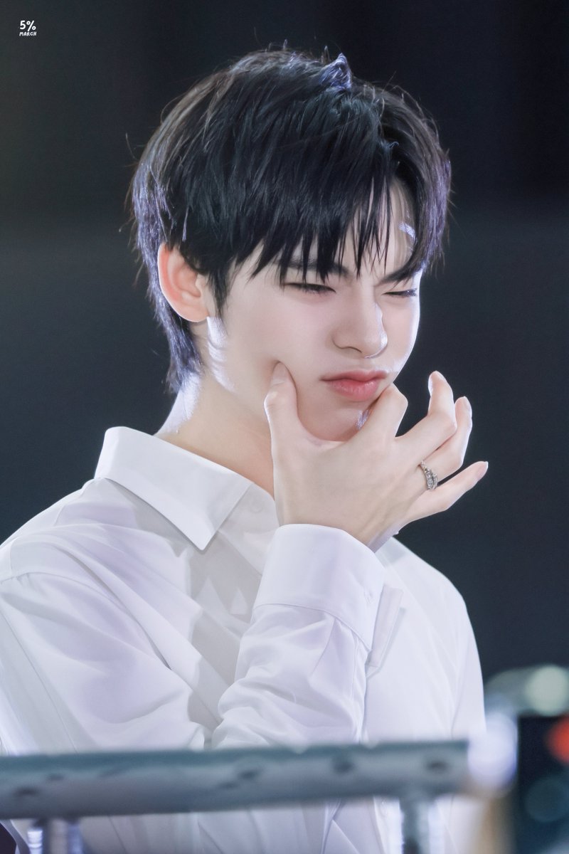 5percentmarch's tweet photo. น่าย้ากทุกการกระทำเลยนี่หน่า — 💘🤏🏻 https://t.co/HxpzMoBAcB