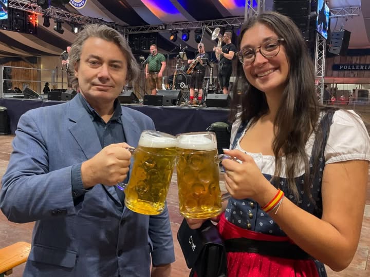 EdoardoArpaia's tweet photo. L’OKTOBERFEST torna per la terza volta a Torino: dal 17 ottobre al 1° novembre 2026 la tradizionale festa tedesca sbarca al Parco della Pellerina con la birra Paulaner e accesso gratuito.
https://t.co/JfYZ4AvJsv
#oktoberfest #birra #festivaldellabirra #torino #turin https://t.co/iyZb7xrK7E