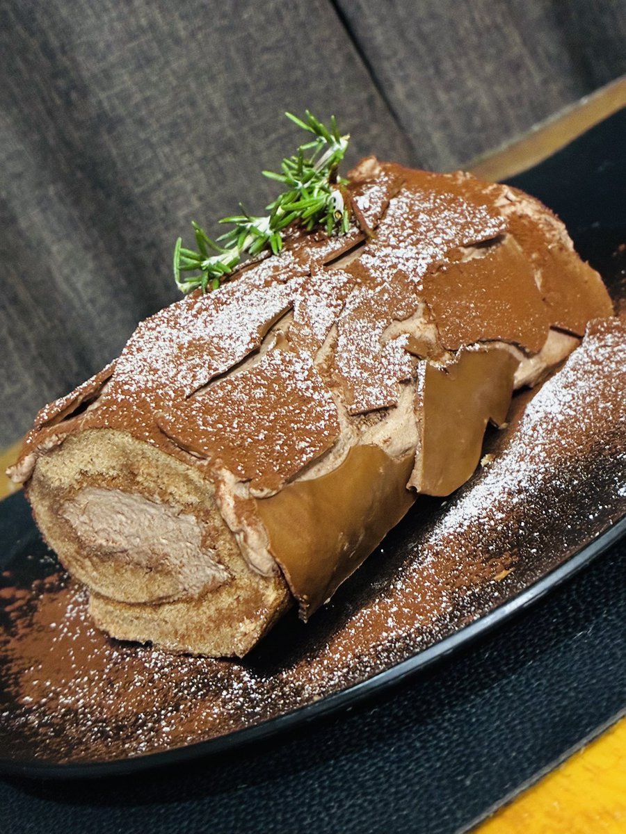 FoxJarvis33's tweet photo. なんとじゃぁびすさん、お料理できるんです
見た目は悪いけどね https://t.co/GWlHtJxIc8