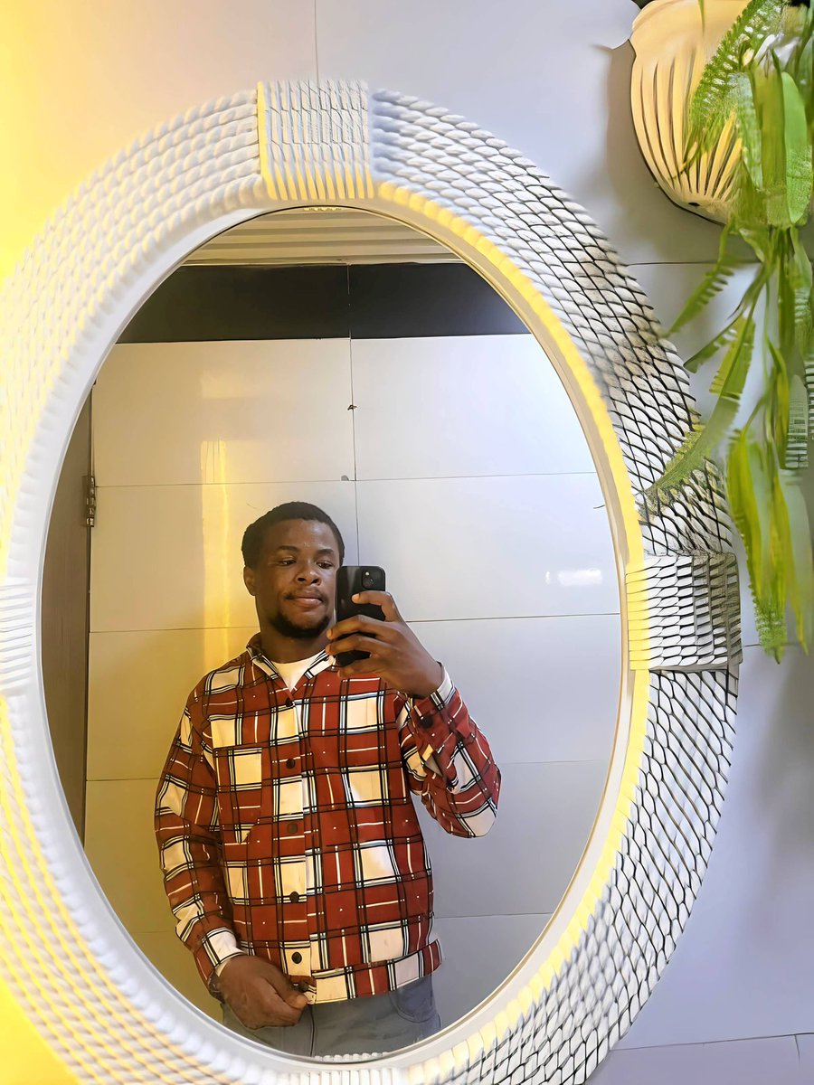 adedapo_style's tweet photo. Happy birthday to me +1❤️🍿💡 https://t.co/ZtrnBmxxJR