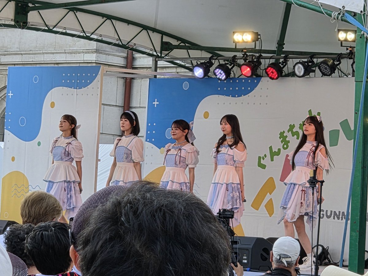 horishiori's tweet photo. 10/12① ぐんまちゃんアイドルフェスティバル終了しました🐴毎年恒例の群馬県庁前でのアイドルフェス。サブステージがほぼ規制でメインステージのみしか観られませんでしたが無料なのでよし！Devil ANTHEM.、ジエメイ、ドラマチックレコード、タイトル未定の写真を載せときます📸 https://t.co/d4OLYUG1T2