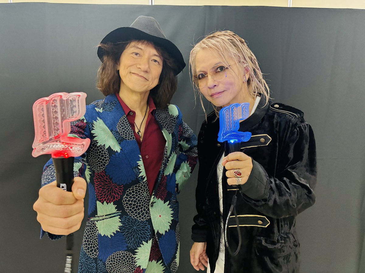 DiamondyukaiS's tweet photo. L'Arc-en-Ciel
"35th L'Anniversary TOUR"

#hyde さんと📸 https://t.co/rDOM9H5GcP