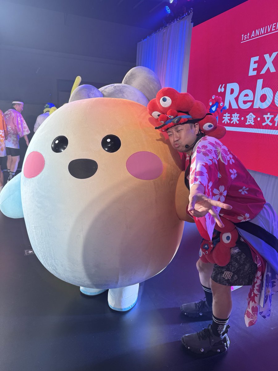 rgizubuchi's tweet photo. サーキュラーちゃんと念願のツーショ💛 https://t.co/ghlpFJ4SUE