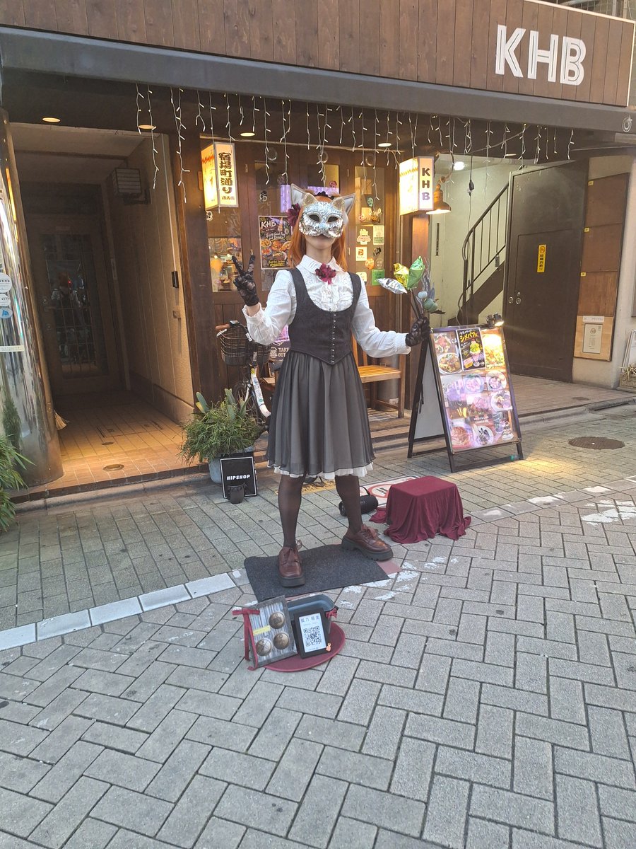pepeti_tanaka's tweet photo. 今日は北千住ににちパに見に行きました～！写真はパフォーマーのパーツさんと狐乃さん、帰りに食べたサイゼリヤ～ https://t.co/KyeUfYoz0H