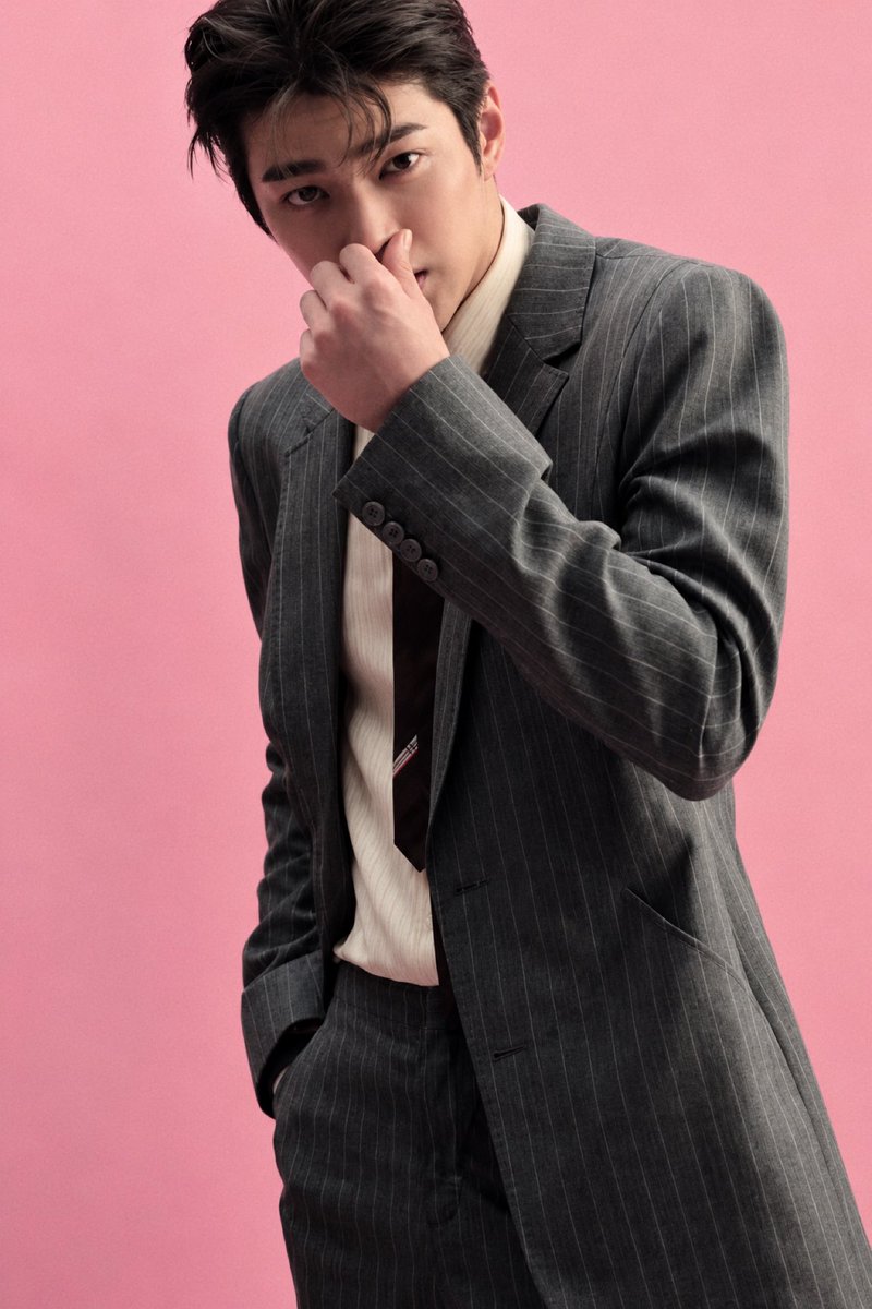 tetecoidezinha's tweet photo. keonho in a suit >>> https://t.co/wkfBWhIIMt