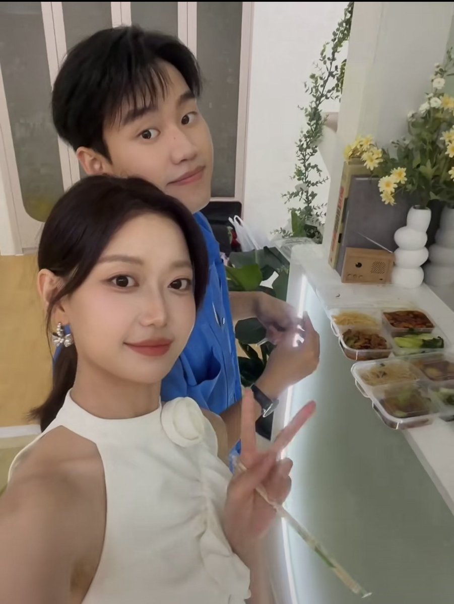 gjuu_'s tweet photo. ang cute talaga nila 😭♥️
#heartsignals9 #siyi https://t.co/Mni3GSylpj
