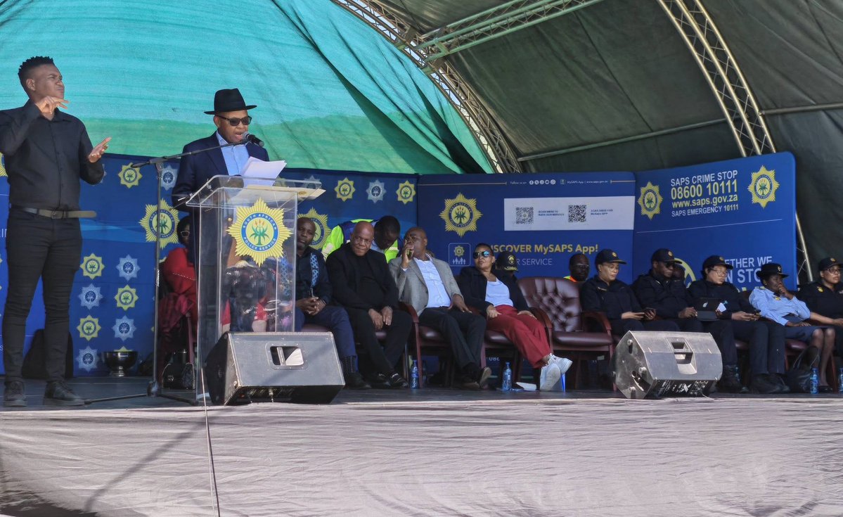 DefenceCir2026's tweet photo. The South African Police Service has launched its nationwide festive season operations, focusing on crime prevention, road safety and protecting communities, travellers and holidaymakers.
Read the full story: https://t.co/cAb2kHyR8G
#DefenceCircle #SAPS #SaferFestiveSeason https://t.co/TU2UblVedT