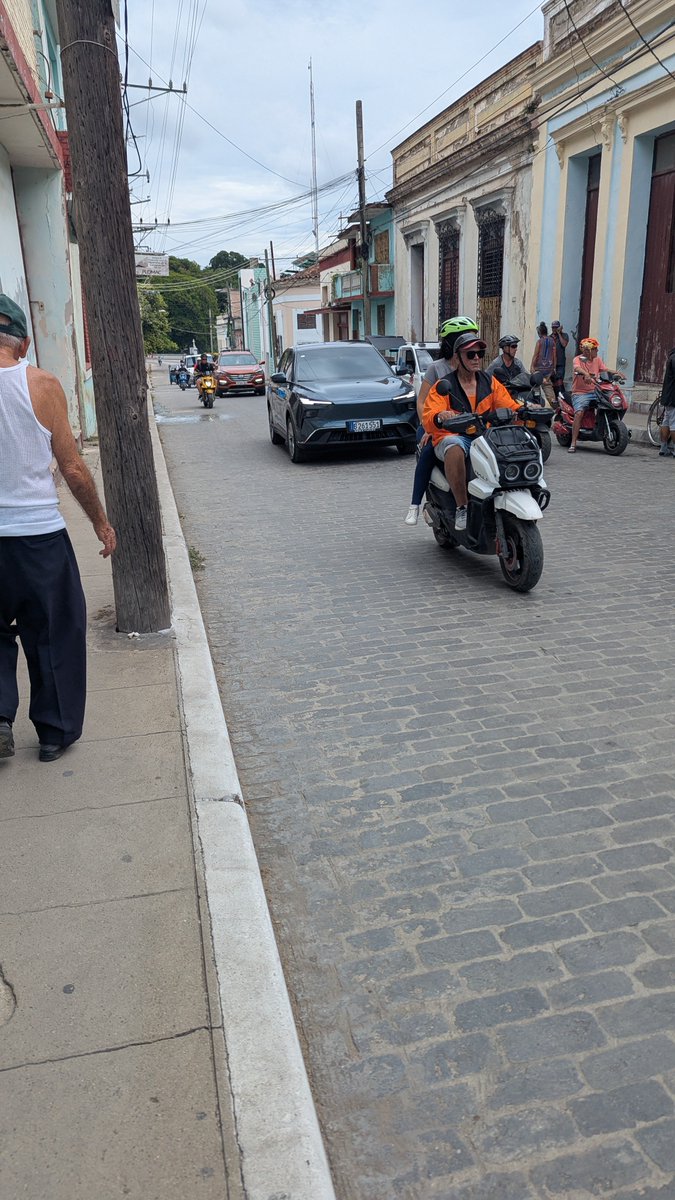 lgcabrerat's tweet photo. Santa Clara, calle Independencia Este.... https://t.co/xW0R3hrPmS