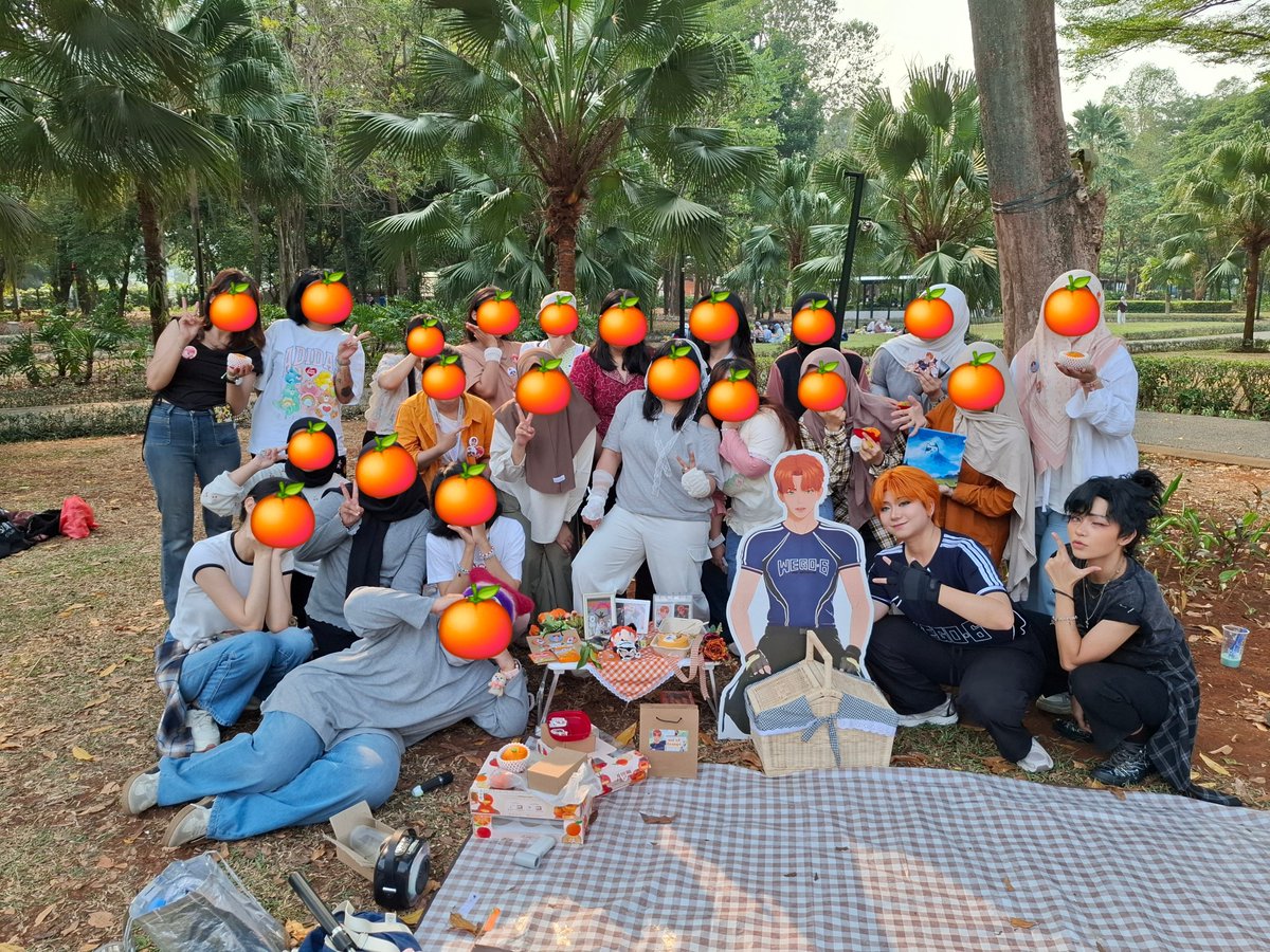 cheezyaz's tweet photo. Thanks to everyone who came and celebrated Ju Taegang's birthday together, it's really fun and warm to gathering with you all, Yeorobuns 🍊
This picnic wouldn't be as fun without you. Looking forward to seeing you all at the next event. 🫶🏻🧡
#ArtofOrange_JuTaegang https://t.co/kOAld9kSF7