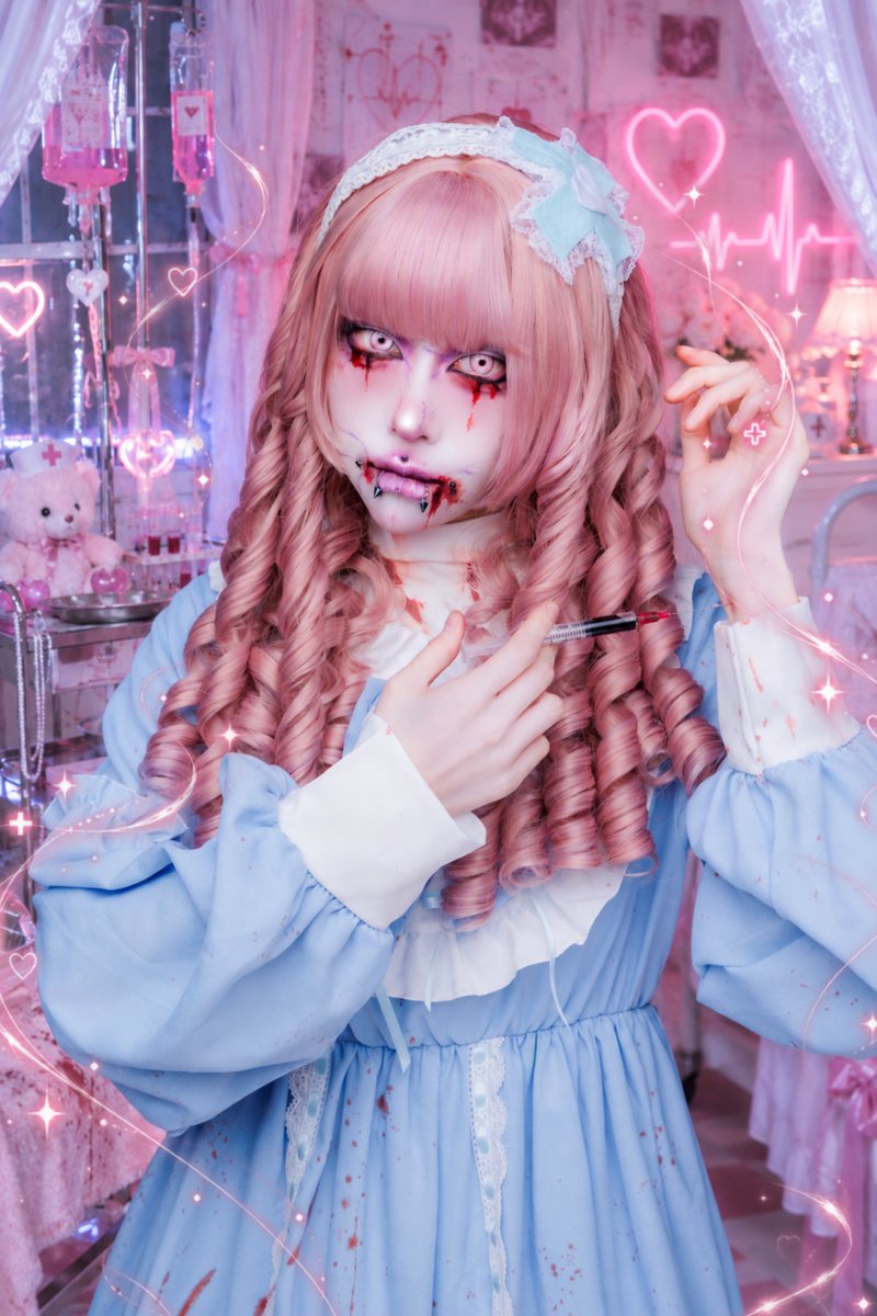 kamisama_info_'s tweet photo. ╭━━━  🏥 🩷 💉  ━━━╮
    ハロウィンビジュアル公開╰━━━━━━━━━━━━╯

💉テーマ
꒰ 病みかわゾンビナース ꒱ 🩷

 ୨୧ ┈┈┈4人目┈┈┈ ୨୧

   　 ꒰ঌ 💗暗空夜💗 ໒꒱

୨୧ ┈┈┈┈┈┈┈┈┈ ୨୧

⛓️‍💥🎀 𝐍𝐄𝐗𝐓…
5人目▶︎ 明日20:00公開

#神様の言う通り #ハロウィン https://t.co/106qT6Z4Bt
