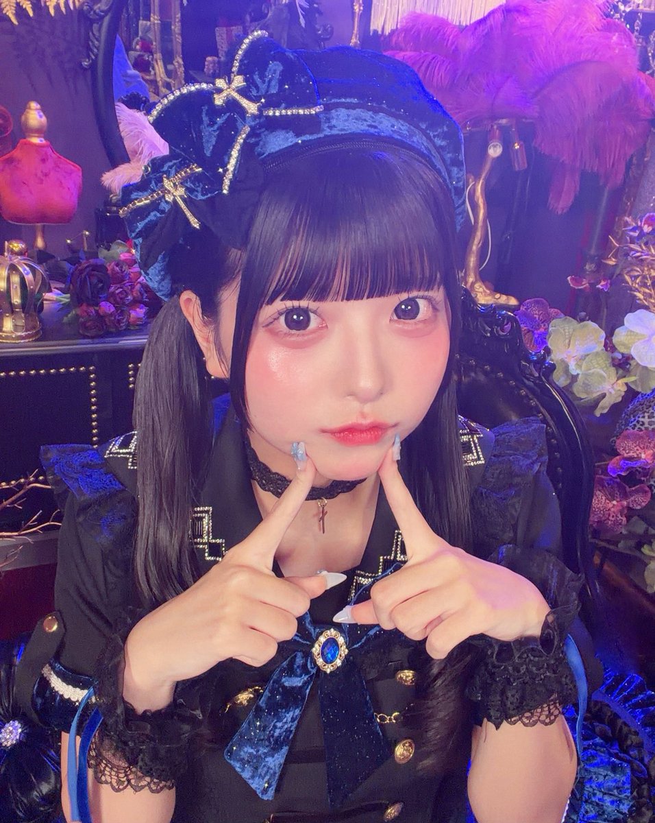 gagapiero_razu's tweet photo. この度、『ガガピエロ』青色担当になりました！
高校2年生17歳の 韻妃らず (ひびき らず)です!!

これからたくさんの方に出会い、歌やパフォーマンスを通して皆さんの心に響くものを届けられるよう精一杯頑張ります。

これから末永くよろしくお願いいたします！♡ https://t.co/dyAKpsjMkS